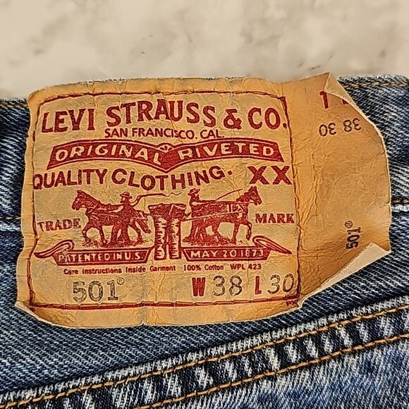 Vintage Levi's 501 Mens Sz 38X30 Blue Button Fly Leather Patch Y2K 90s Jeans - Picture 3 of 11